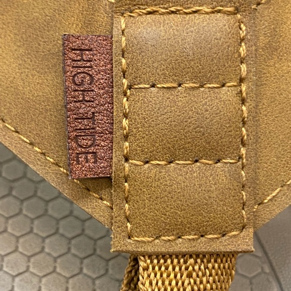 High Tide Mens brown thong flip flops size 8. - Picture 7 of 9